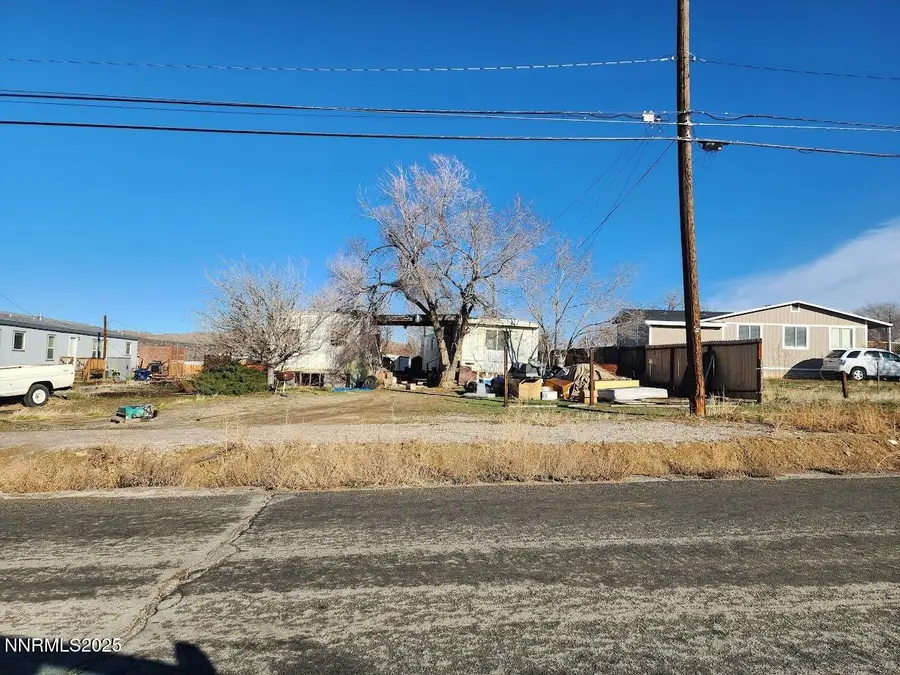 735 E 4th Avenue, Sun Valley, NV 89433 - Image #3