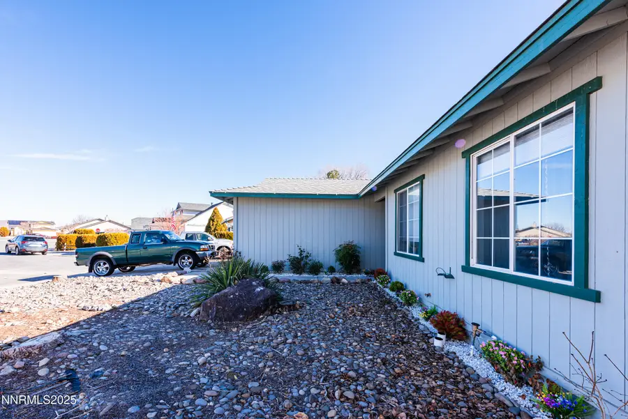 207 Thornwood Court, Dayton, NV 89403 - Image #2