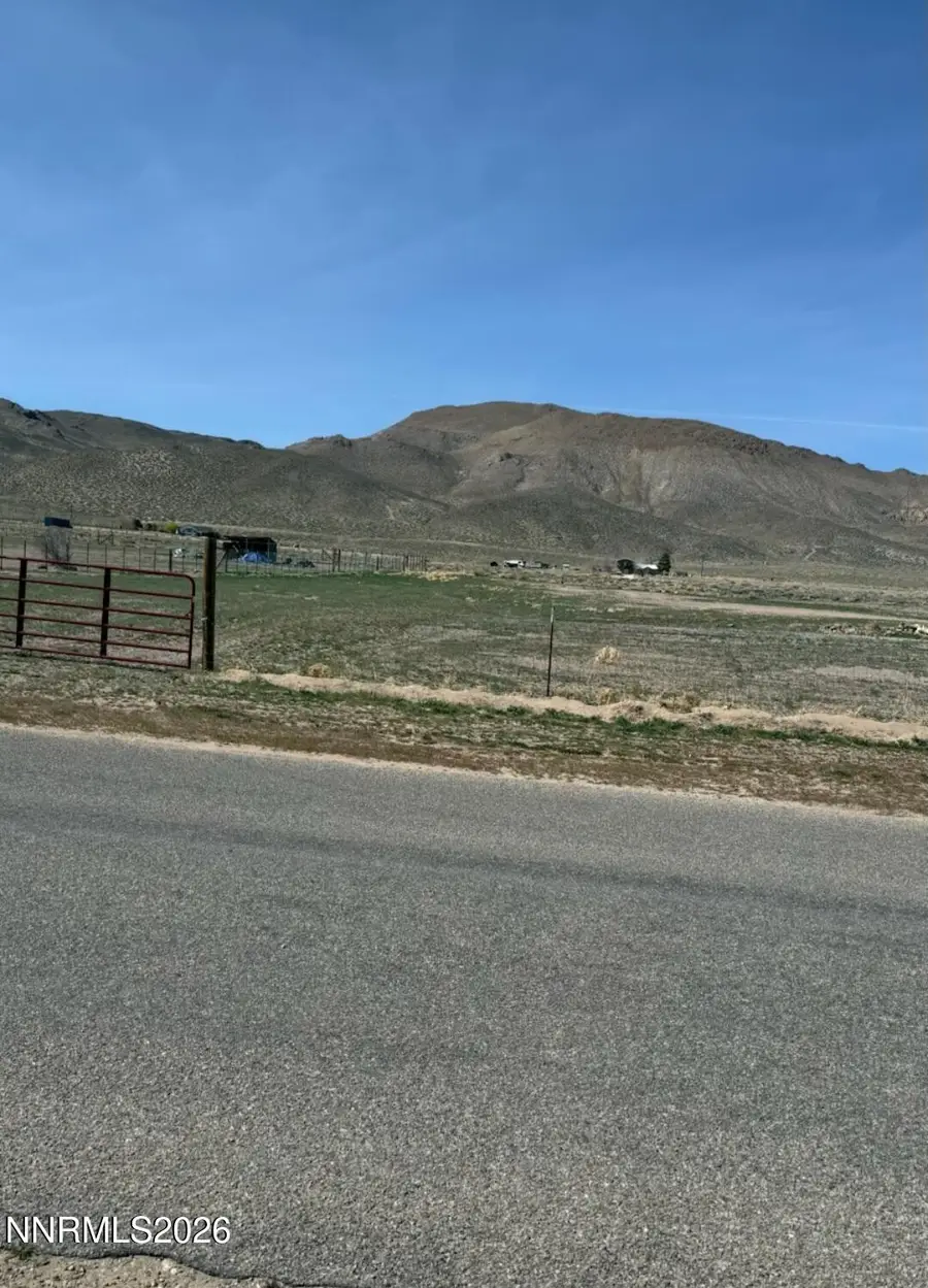 31 Locust Drive, Yerington, NV 89447 - #3