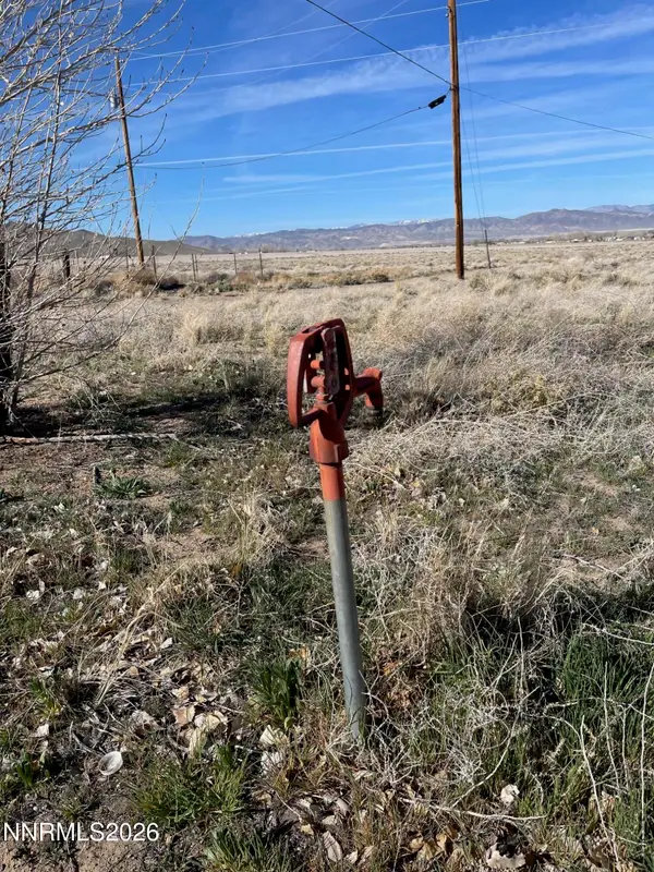 17 Overland Street, Yerington, NV 89447