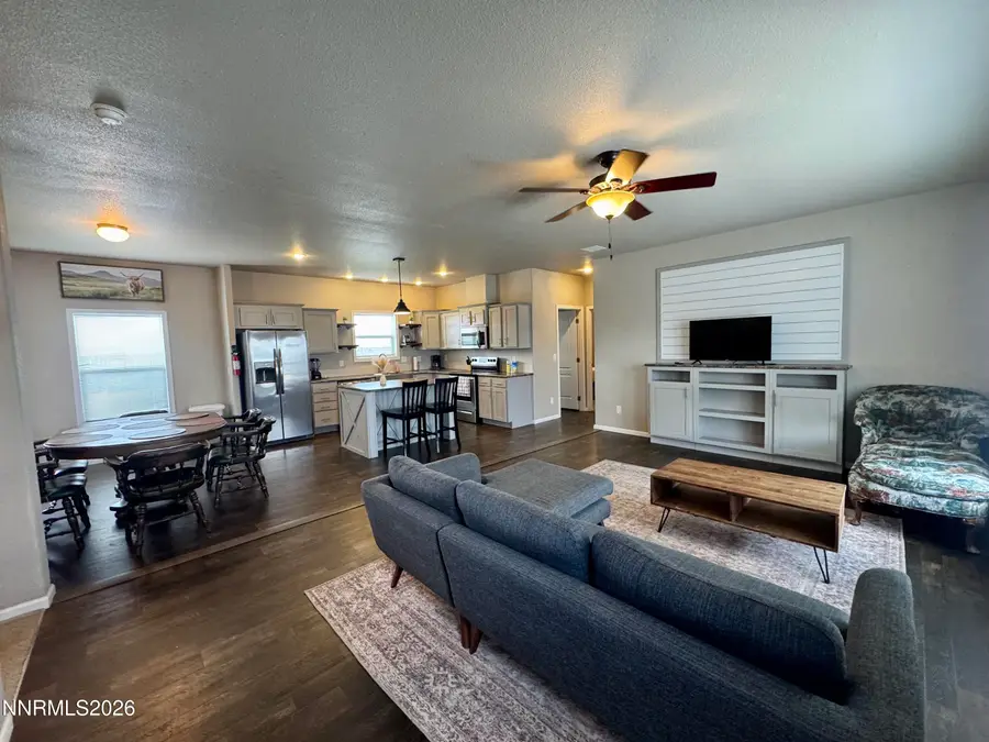 303 Chateau Way, Yerington, NV 89447 - #2