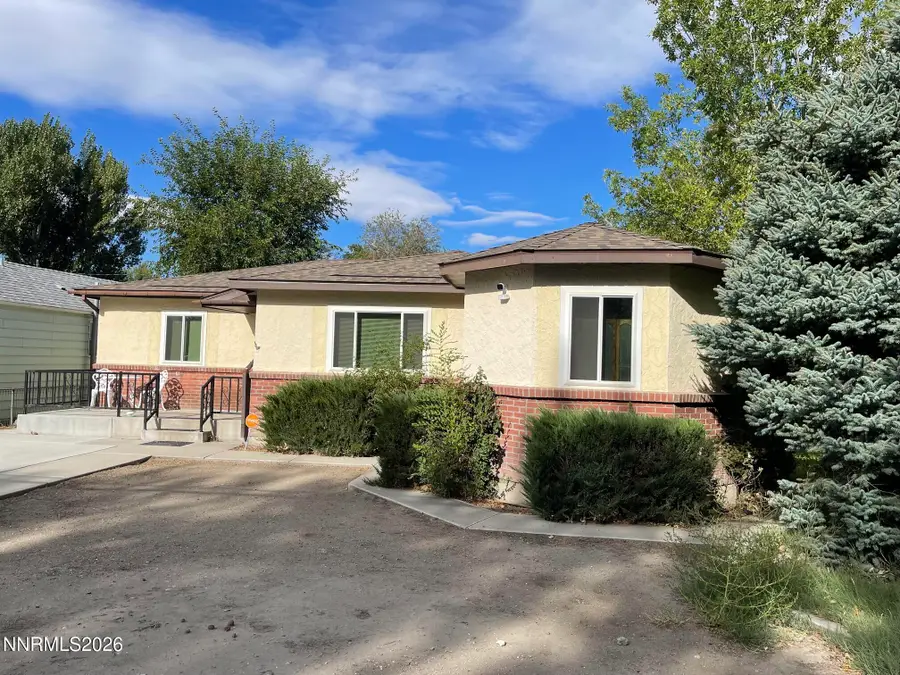 27 S Center Street, Yerington, NV 89447 - #2
