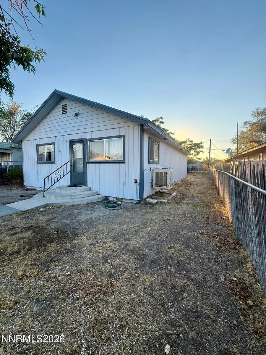 566 Douglas Street, Fallon, NV 89406 - #3