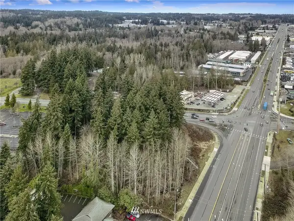 955 S 356th Street, Federal Way, WA 98003