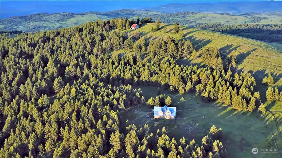 135 Lady Bug Road, Oroville, WA 98844 - Image #1