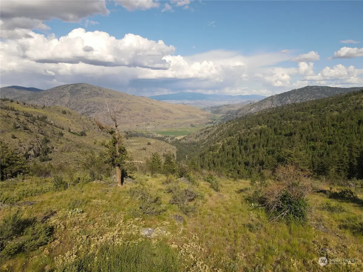 350 Toats Coulee Road, Loomis, WA 98827 - Image #1