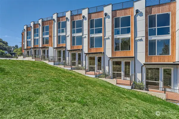 1904 S Grand Street, Seattle, WA 98144