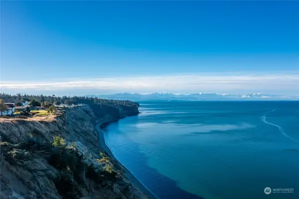 2089 West Beach Road, Oak Harbor, WA 98277