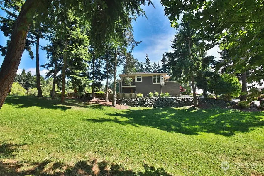 6329 Sahalee Court, Clinton, WA 98236 - Image #2