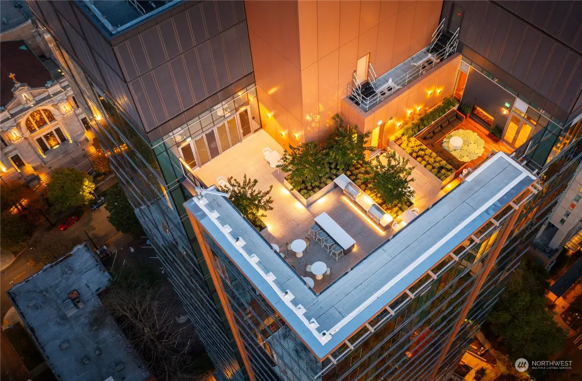 800 Columbia Street #1012, Seattle, WA 98104 - Image #1