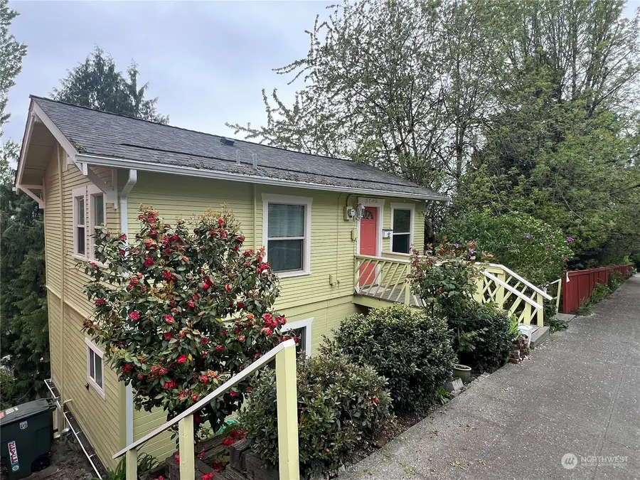 3843 22nd Avenue Sw, Seattle, WA 98106 - Image #3
