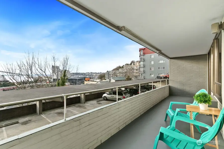 521 5th Avenue W #103, Seattle, WA 98119 - Image #2