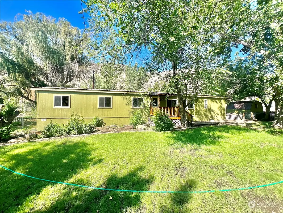 271 Highway 20, Tonasket, WA 98855 - Image #1