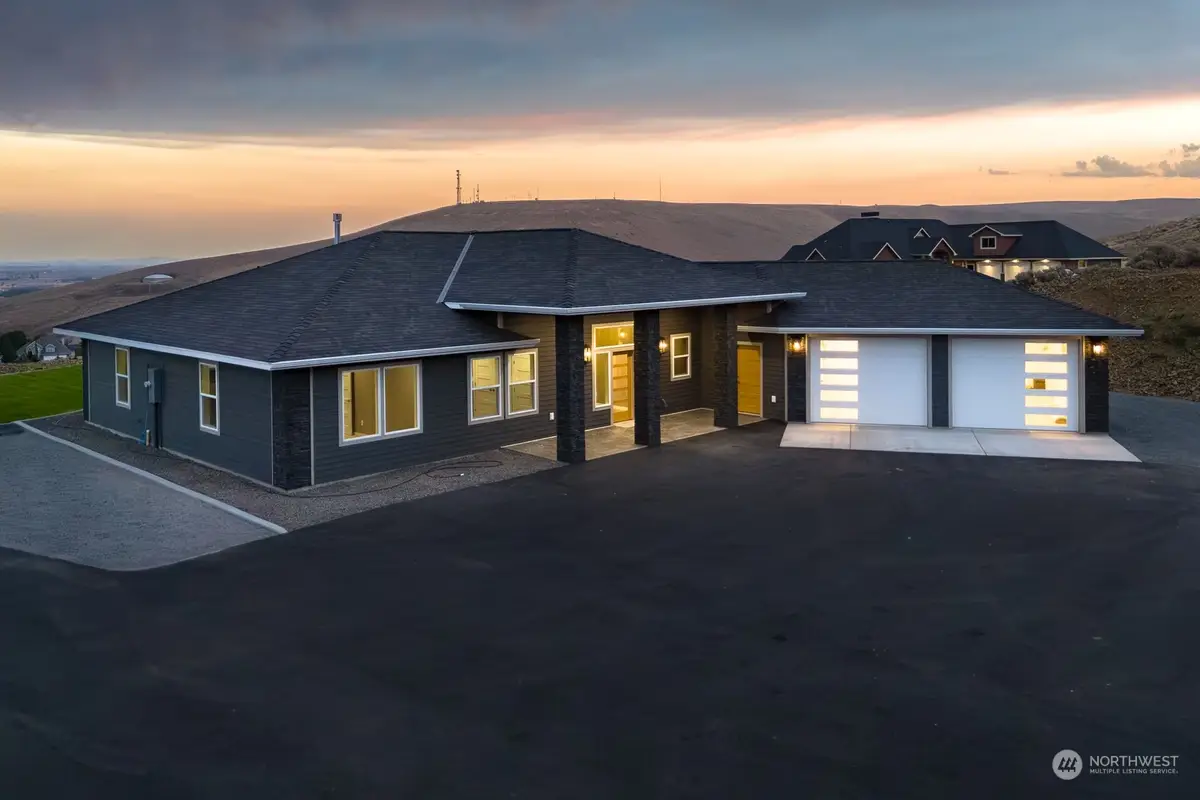 532 Jadehurst Dr, Ephrata, WA 98823 - Image #1