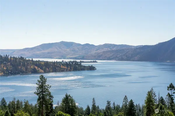 416 Mcclosky Drive, Chelan, WA 98816