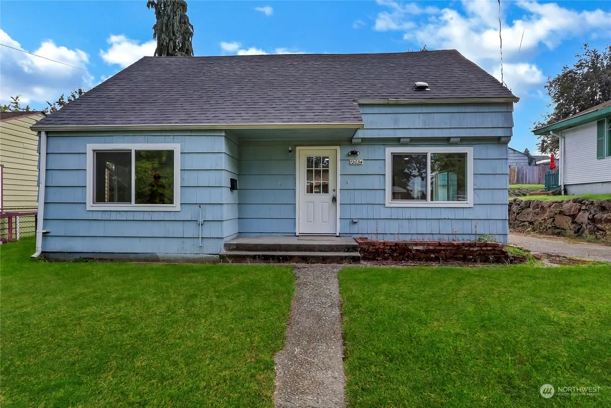 12034 68th Avenue S, Seattle, WA 98178 - #1