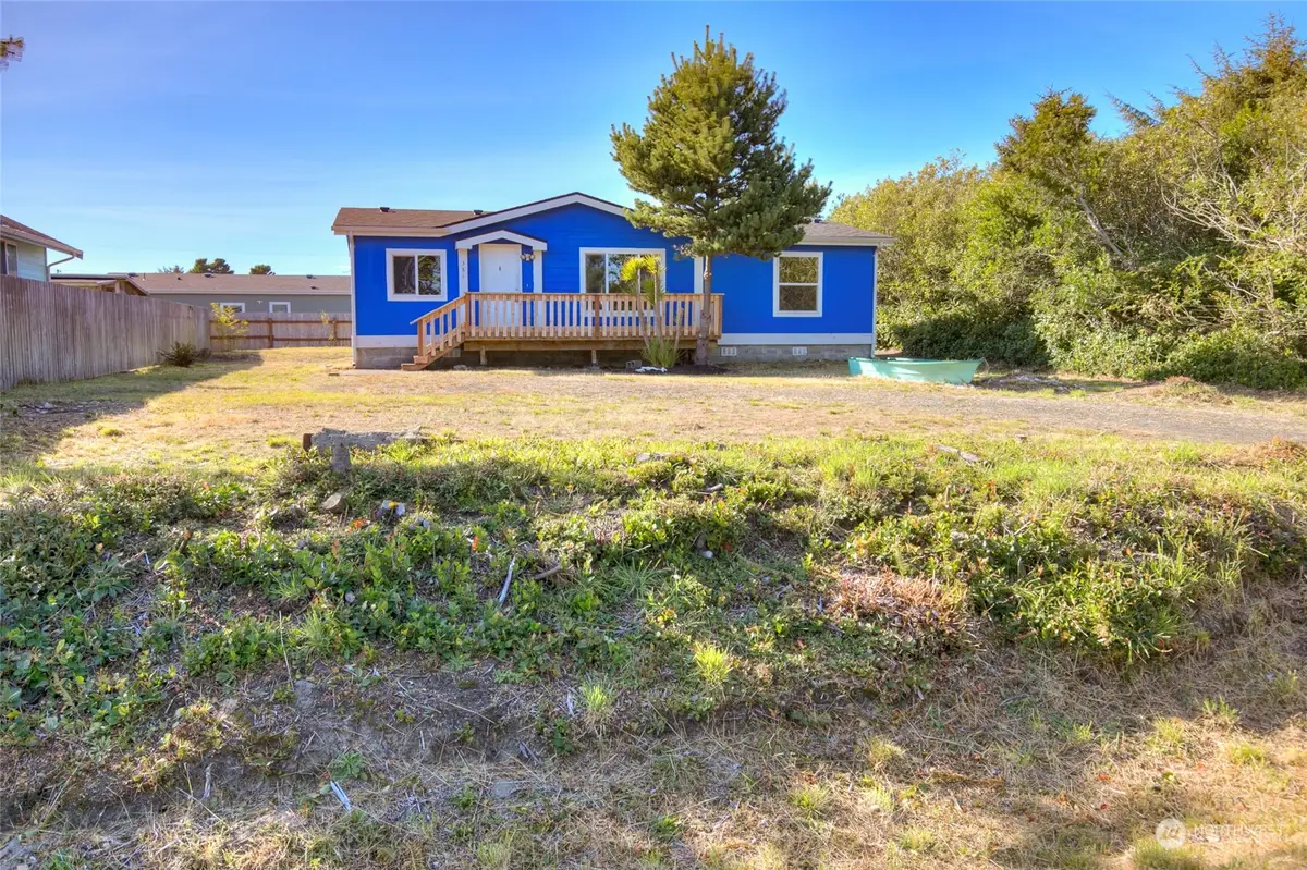 384 N Razor Clam Drive Sw, Ocean Shores, WA 98569 - Image #1