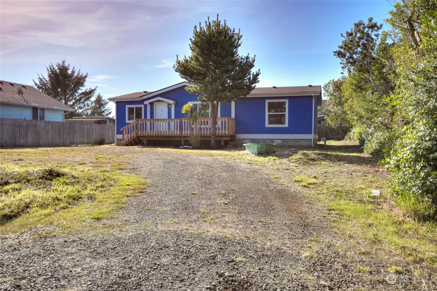 384 N Razor Clam Drive Sw, Ocean Shores, WA 98569 - Image #2