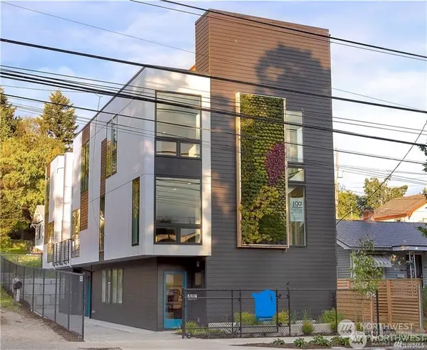 7424 Rainier Avenue S, Seattle, WA 98118