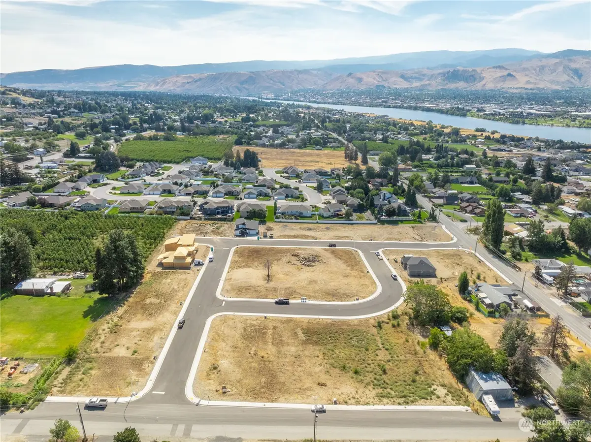 152 33rd (lot 22) Street Nw #Lot 22, East Wenatchee, WA 98802 - Image #1