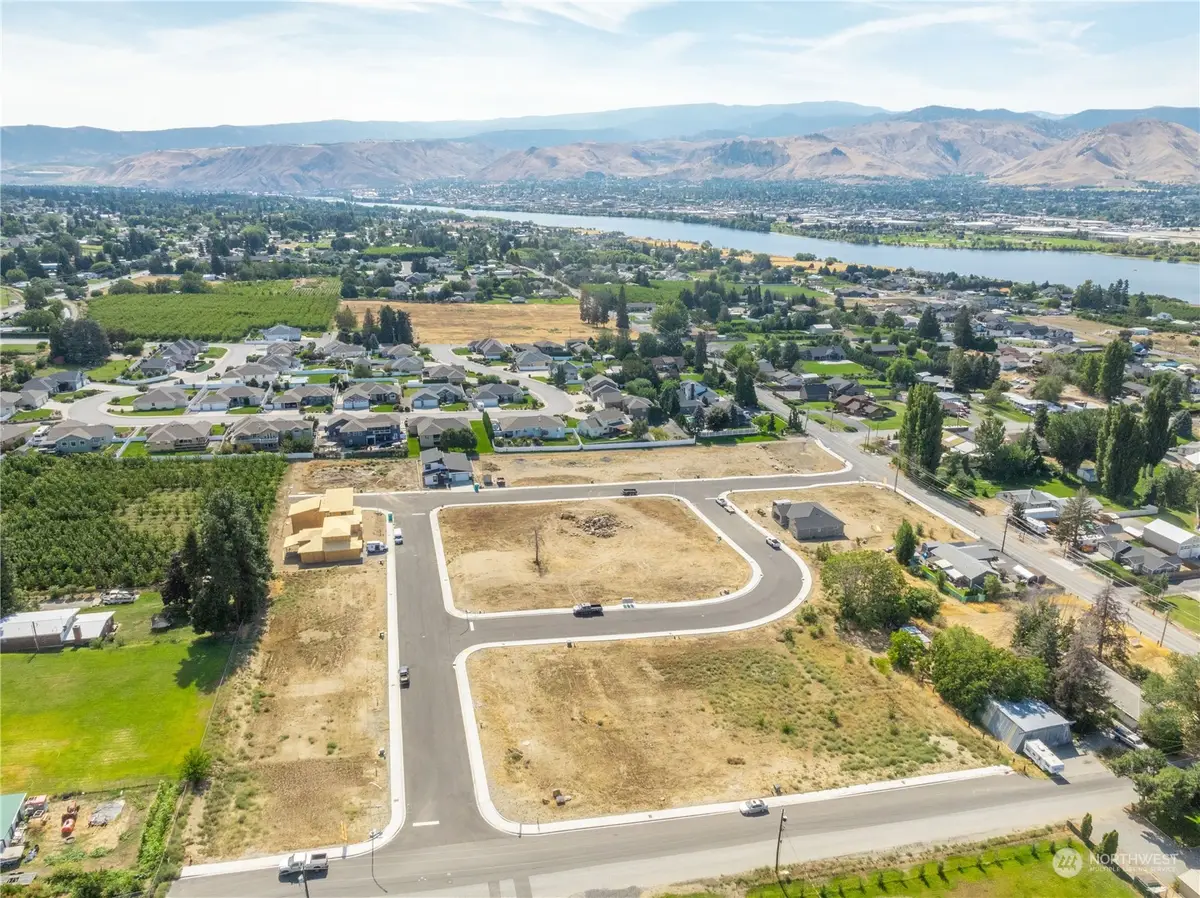 164 33rd (lot 23) Street Nw #Lot 23, East Wenatchee, WA 98802 - Image #1