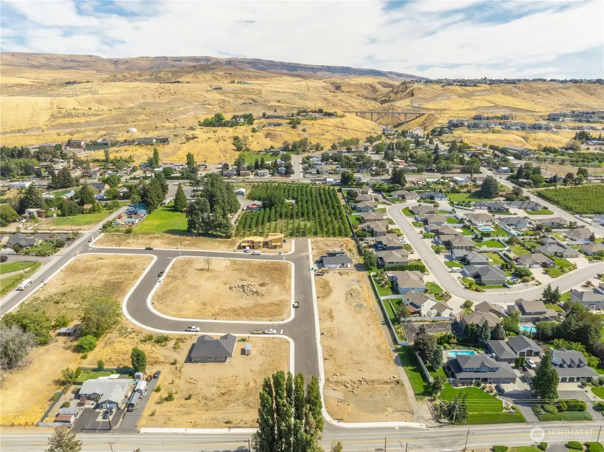 3233 NW Chadwick (lot 34) Loop #34, East Wenatchee, WA 98802 - Image #1