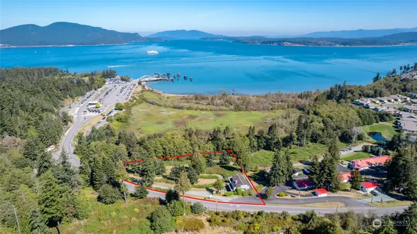 5320 Ferry Terminal Road, Anacortes, WA 98221