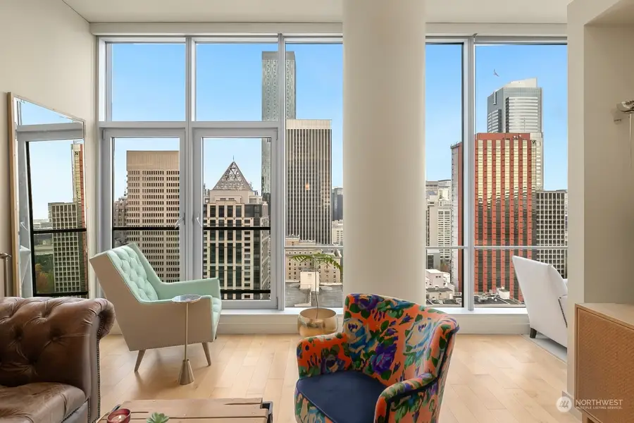 909 5th Avenue #2103, Seattle, WA 98104 - Image #2