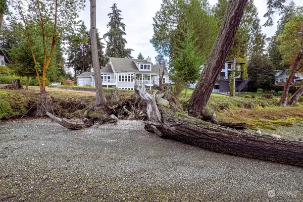 15809 Virginia Point Road Ne, Poulsbo, WA 98370