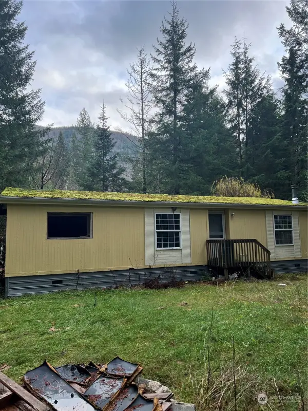 901 Ruby Valley Court, Maple Falls, WA 98266