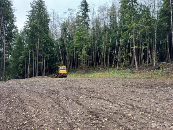 554 Eagle Point Road, Sekiu, WA 98381