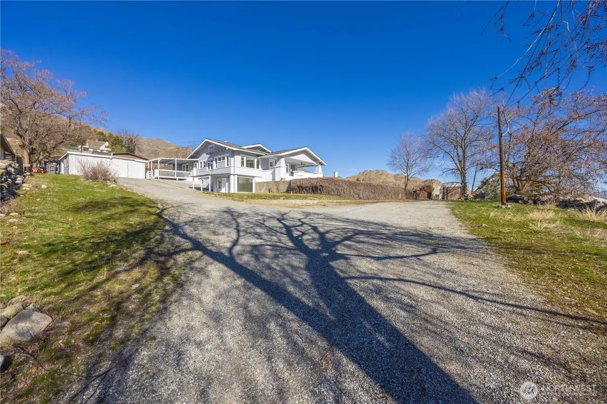 242 3rd Street, Chelan Falls, WA 98817 - Image #1