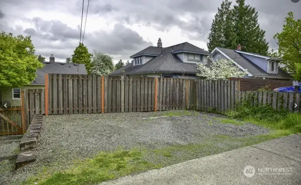 4823 40th Avenue Sw, Seattle, WA 98116