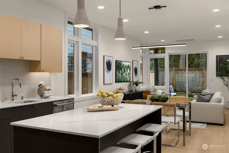 12710 NE 72nd Street, Kirkland, WA 98033 - Image #3