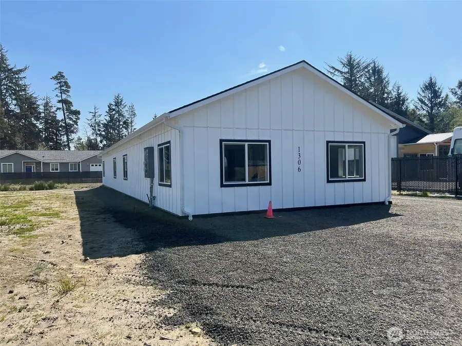 1306 Melbourne Court, Westport, WA 98595 - Image #3