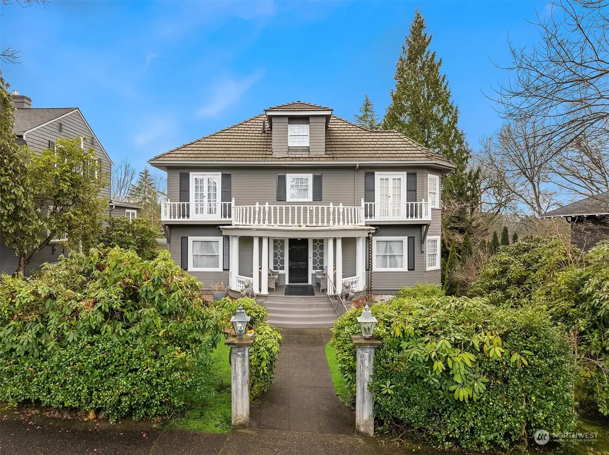 1021 34th Avenue E, Seattle, WA 98112 - Image #1