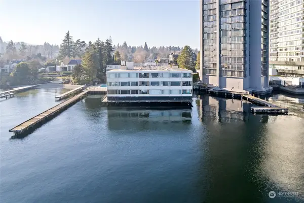 1600 43rd Avenue E #201, Seattle, WA 98112