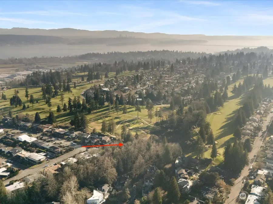 8415 Inverness Drive Ne, Seattle, WA 98115 - Image #3