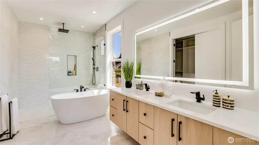 11387 SE 84th Lane, Newcastle, WA 98056 - Image #3