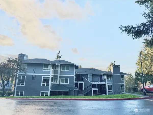 12012 NE 204th Place #C203, Bothell, WA 98011