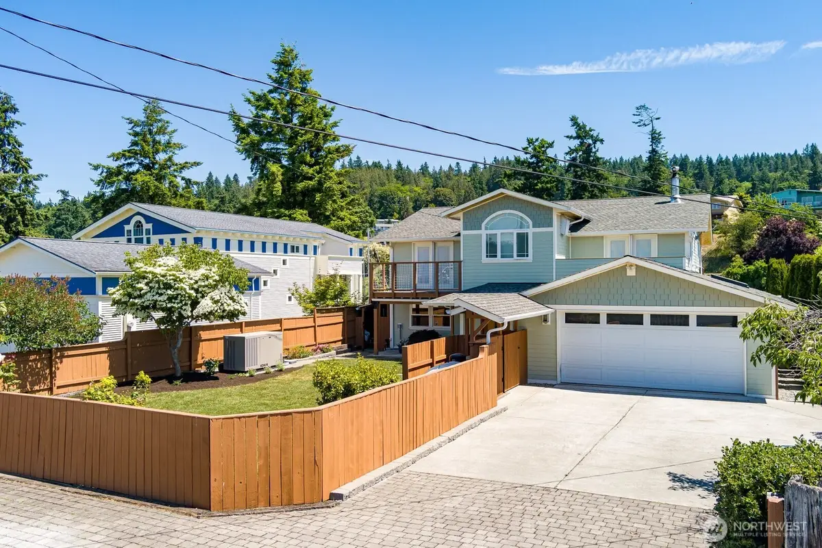 8171 Sandy Hook Drive, Clinton, WA 98236 - Image #1