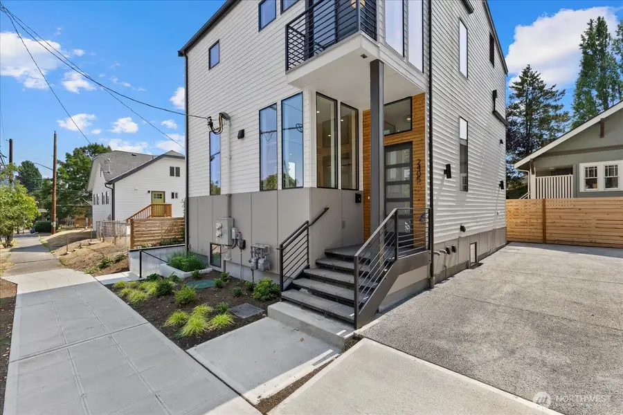 2405 E Fir Street, Seattle, WA 98122 - Image #2