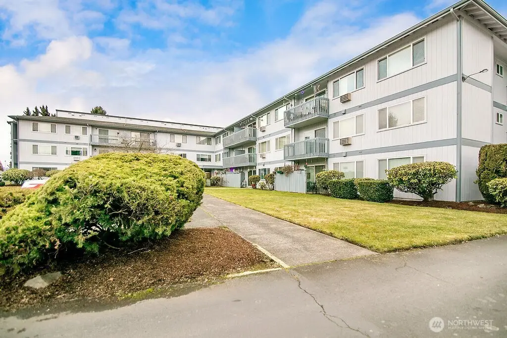 2005 Tibbetts Drive #203, Longview, WA 98632 - #1