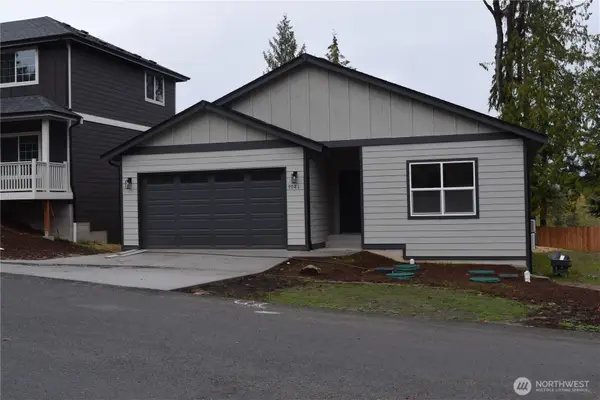 7081 E Bullseye Street, Port Orchard, WA 98366
