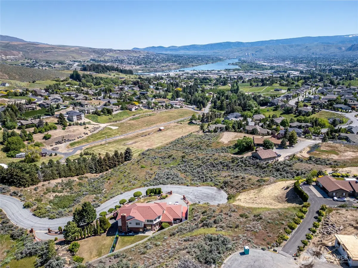 315 Mahogany Lane #10, Wenatchee, WA 98801 - Image #1