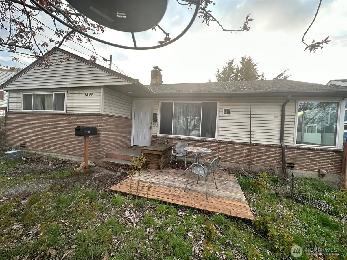 5209 Renton Avenue S, Seattle, WA 98118 - Image #1