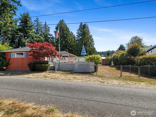 176 N N Maple Street, Camano Island, WA 98282