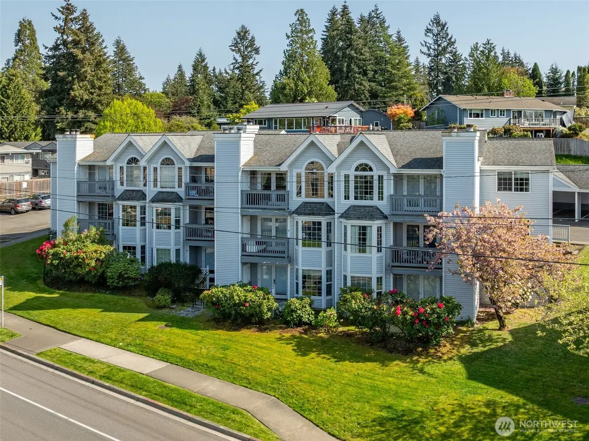 12025 SE 60th Street #B, Bellevue, WA 98006 - Image #1
