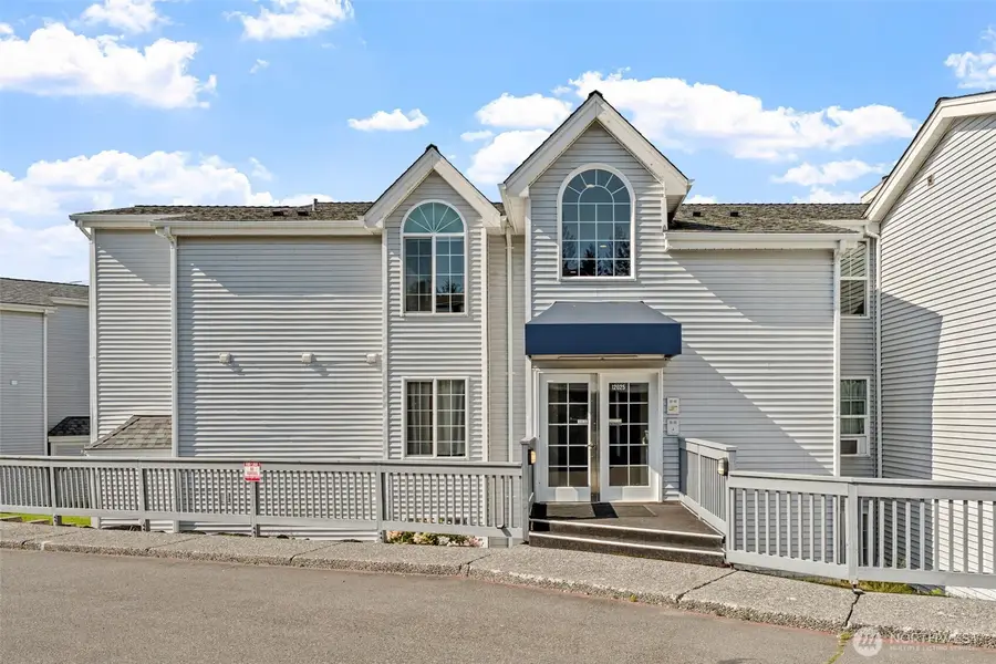 12025 SE 60th Street #B, Bellevue, WA 98006 - Image #2