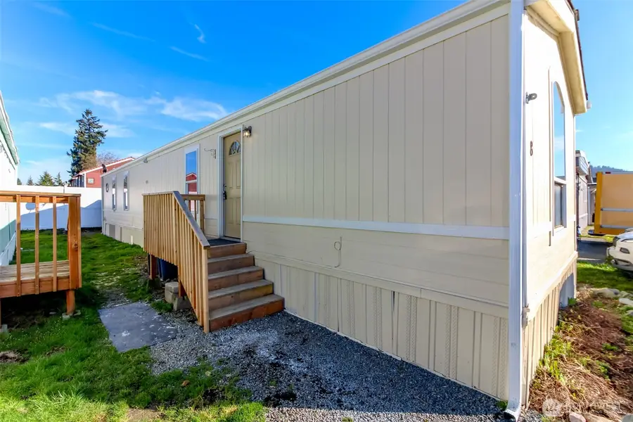 210 37th St Se #8, Auburn, WA 98002 - Image #2